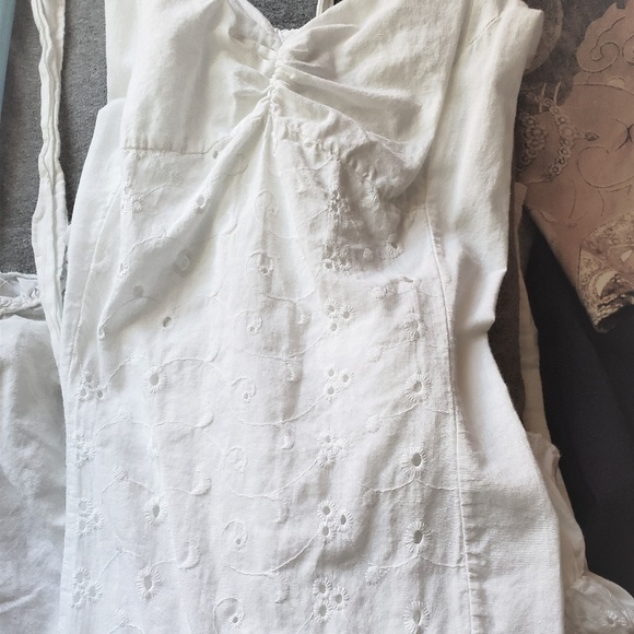 Sweet Little White Sundress - Picture 3 of 4